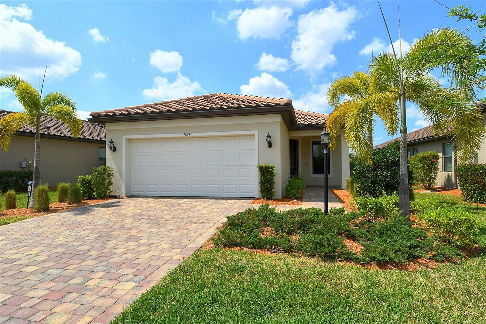 Property Photo:  7008 Hanover Court  FL 34202 