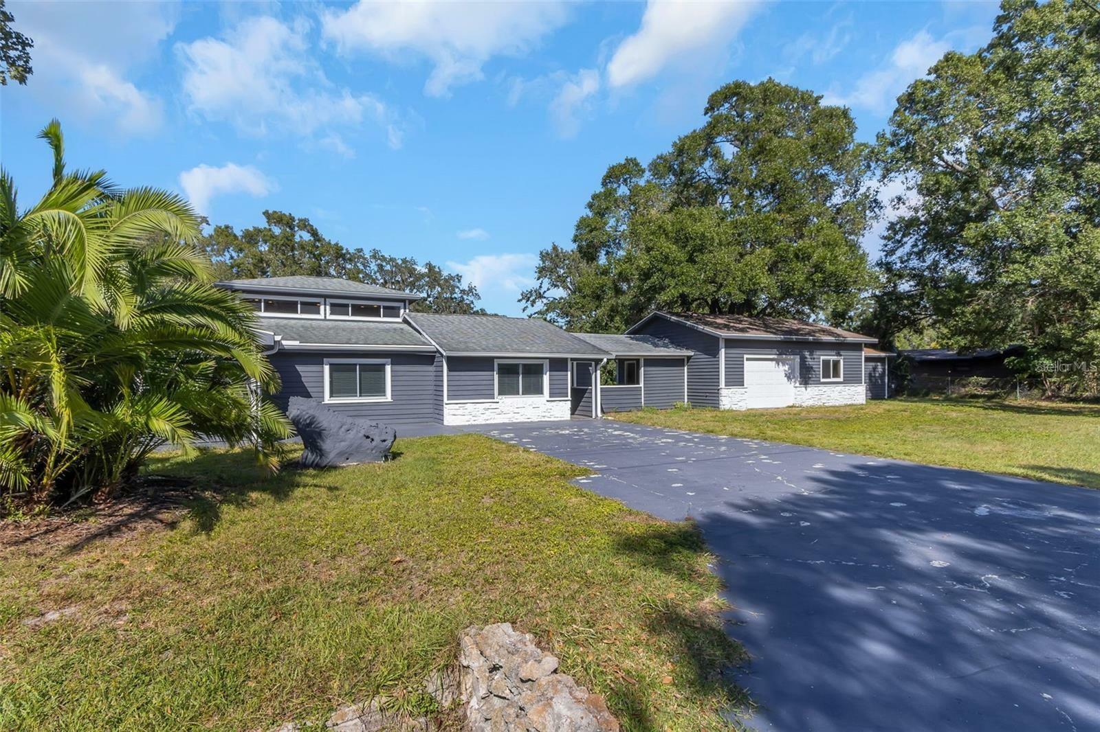 Property Photo:  602 1st Avenue NE  FL 33570 