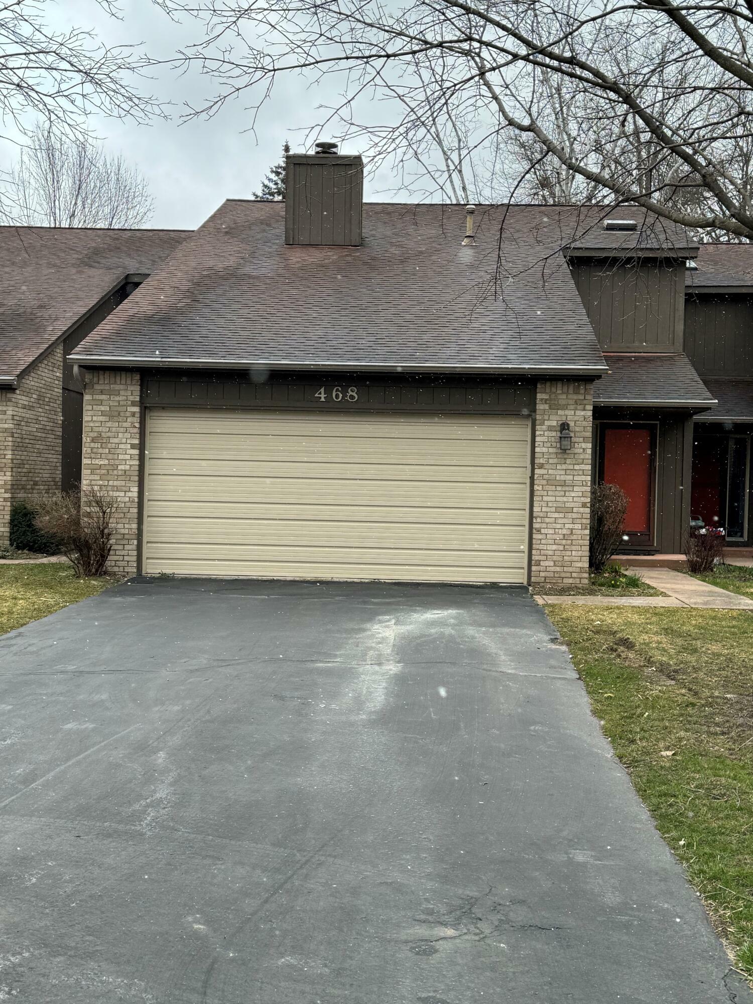 Property Photo: 468 Woodstone Road MI 48327