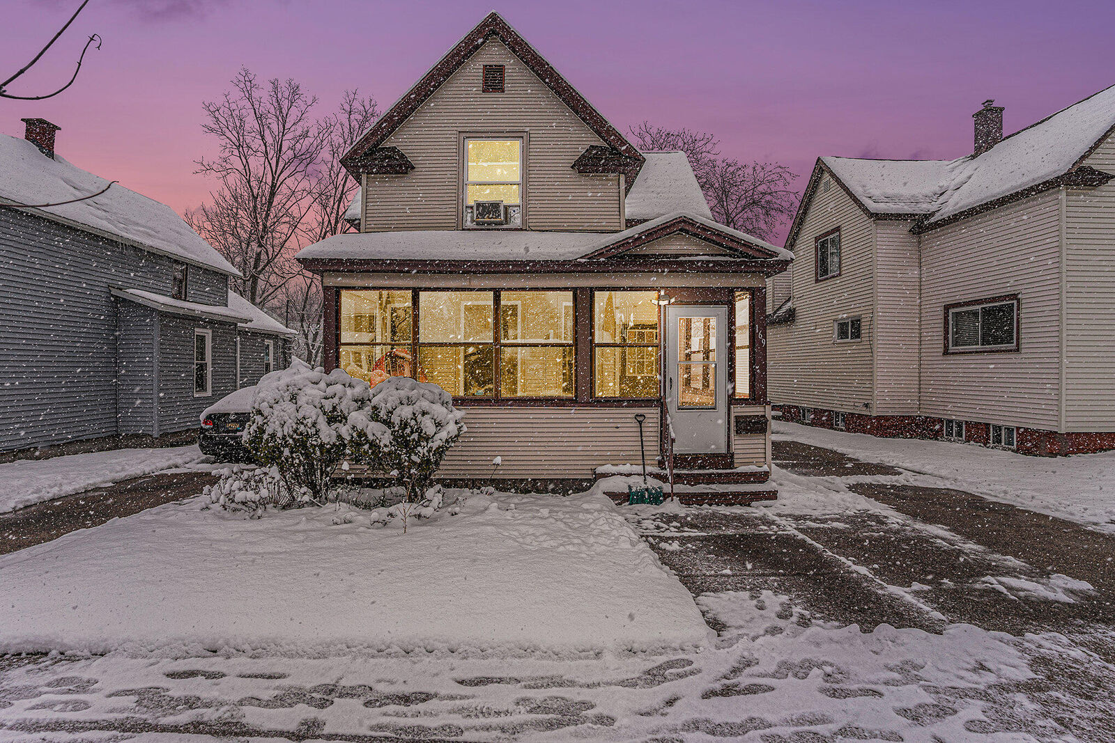 Property Photo:  169 W 17th Street  MI 49423 