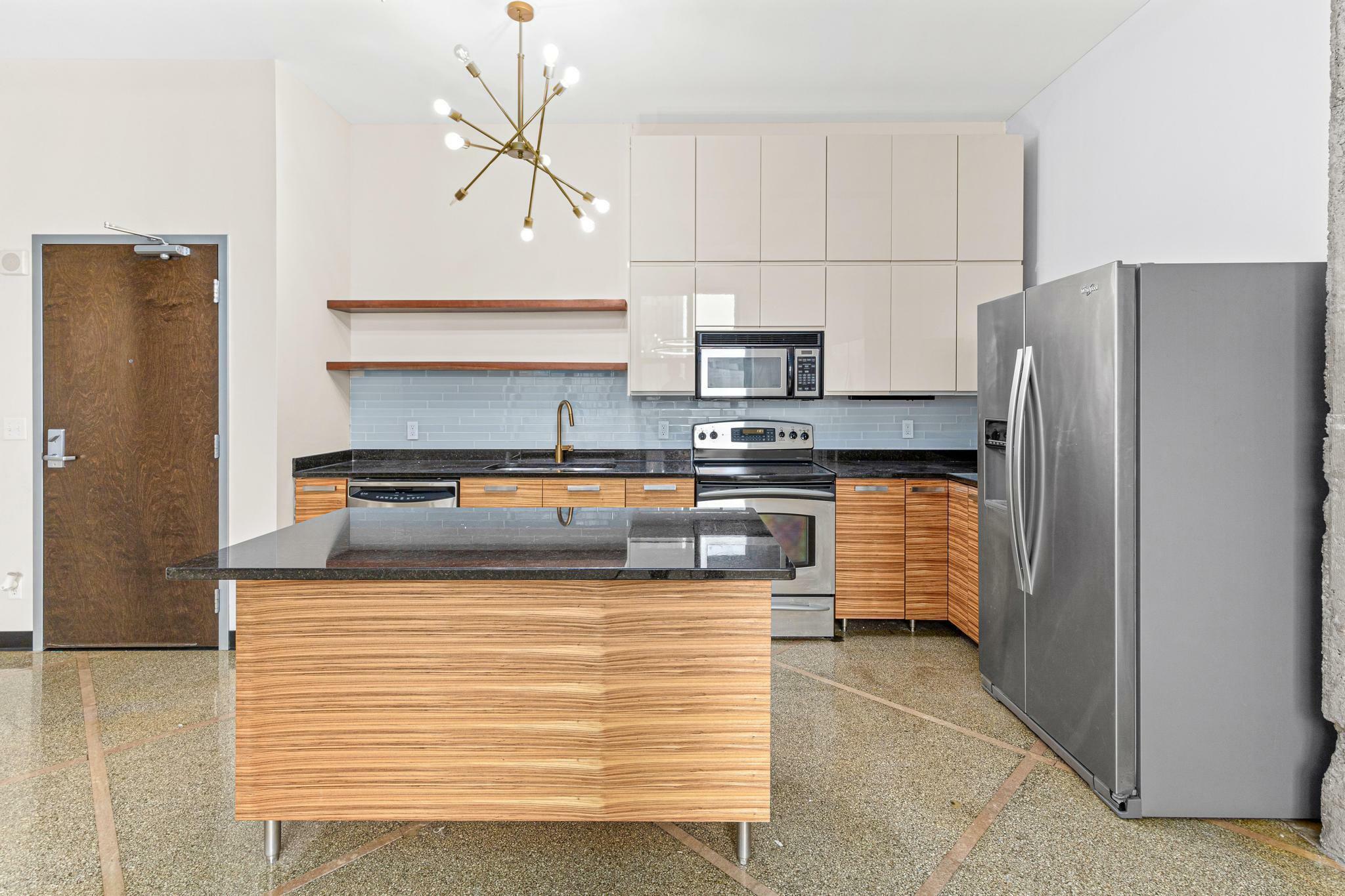 Property Photo:  350 Saint Peter Street 907  MN 55102 