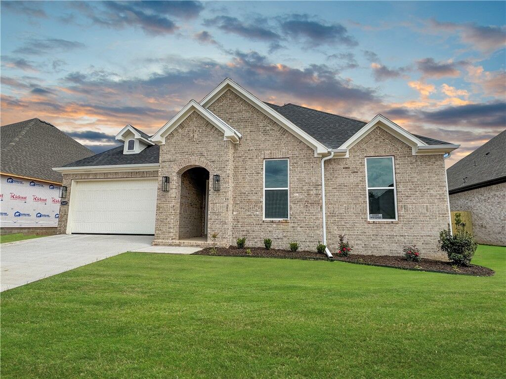 Property Photo: 3402 E Greystone Drive AR 72764