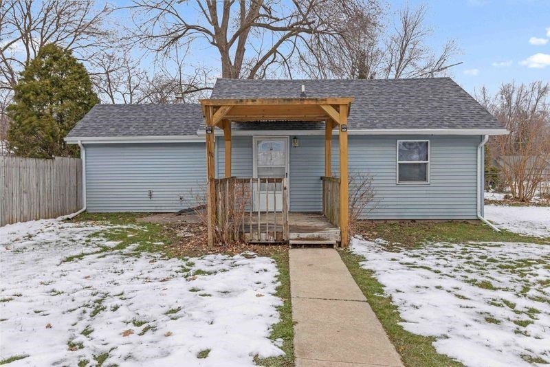 Property Photo:  621 Vincent Avenue  IL 61102 