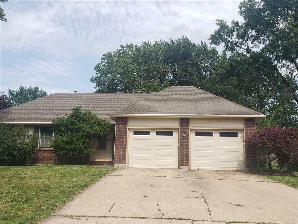 Property Photo: 107 N Park Drive MO 64083