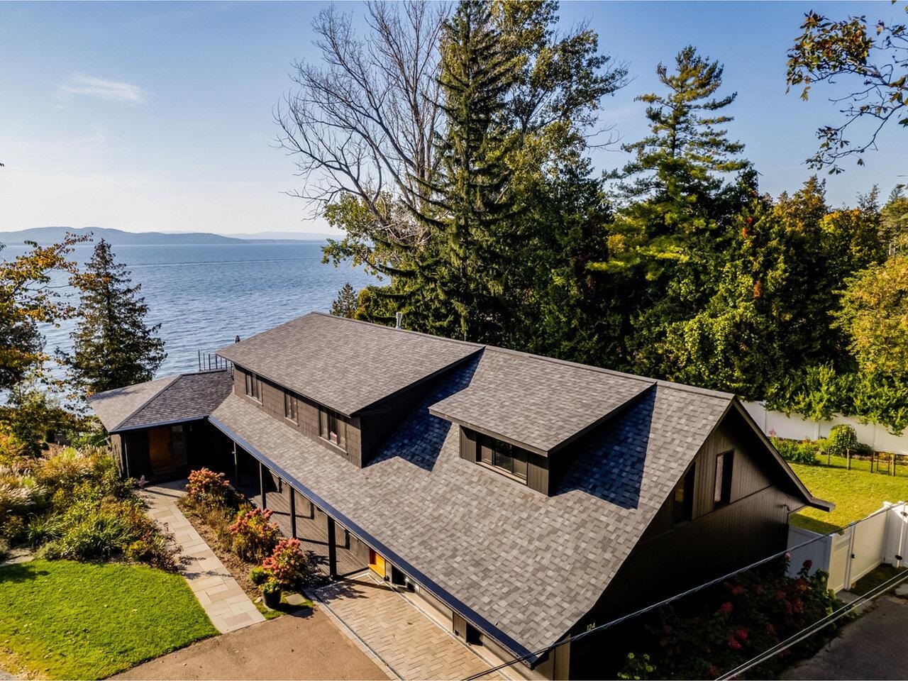 Property Photo:  124 Sunset Cliff Road  VT 05408 