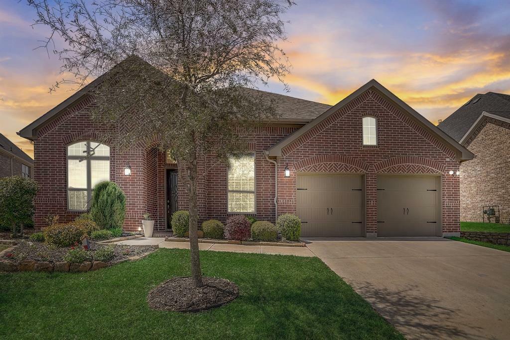 Property Photo: 9233 Pecan Woods Trail TX 76226