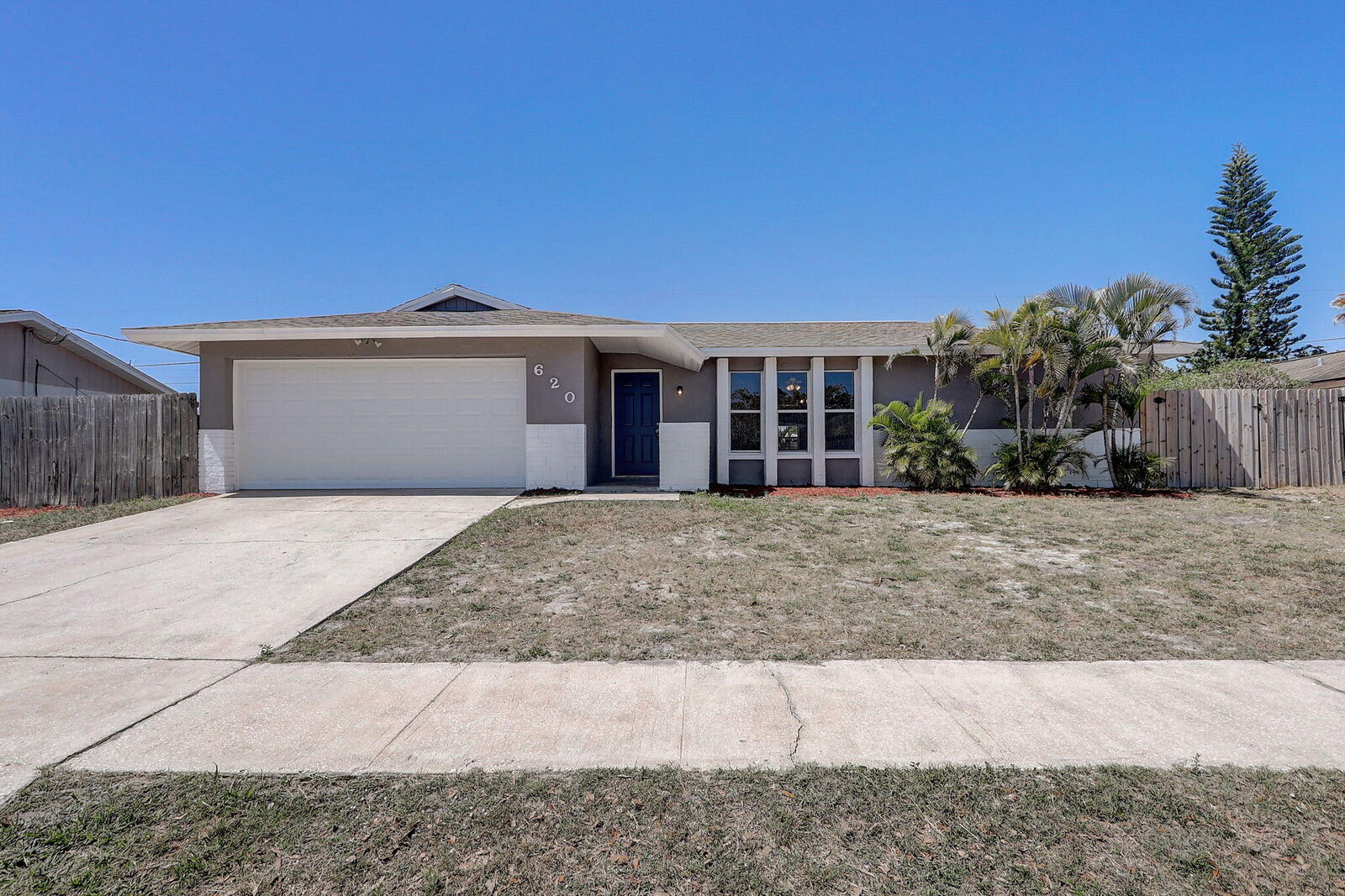 Property Photo:  620 Ford Circle W  FL 32935 