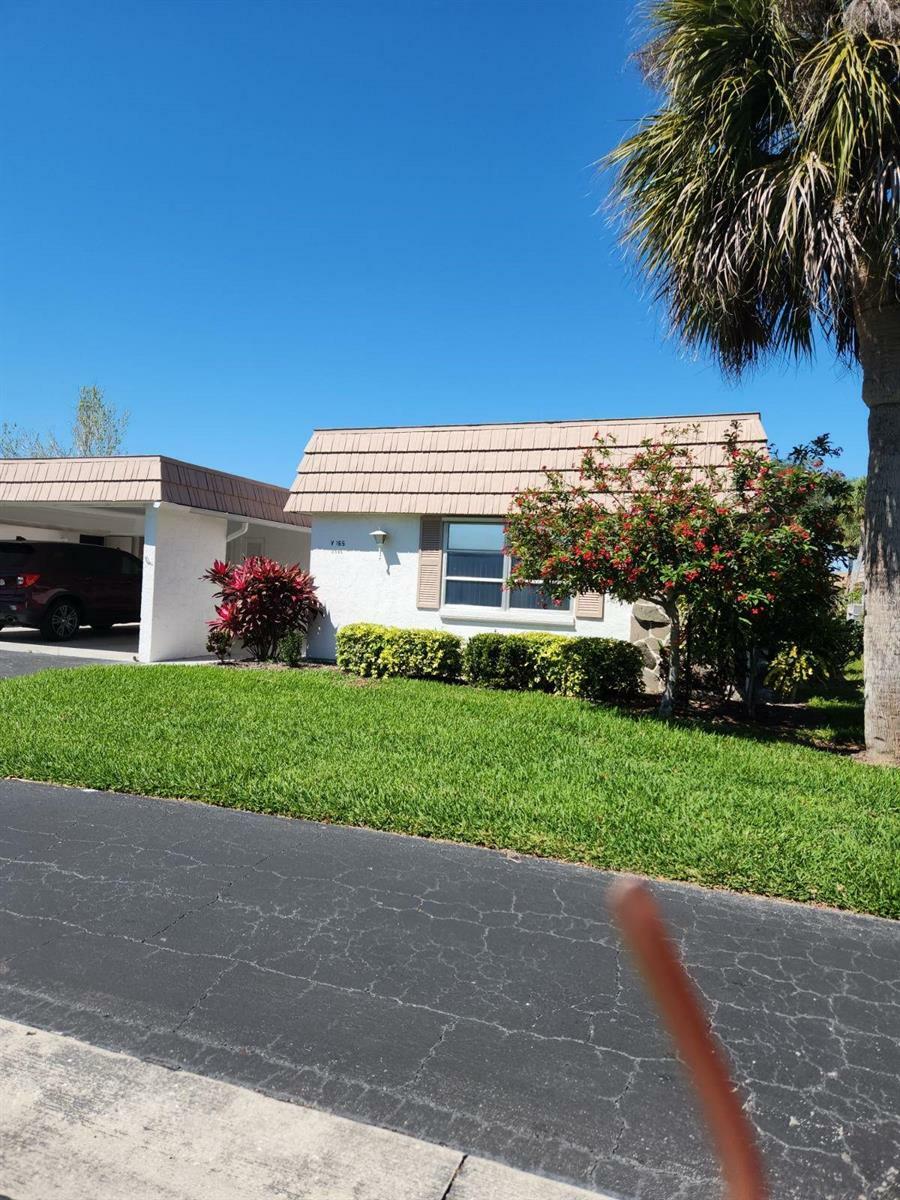 Property Photo:  2555 Riverbluff Parkway 165  FL 34231 