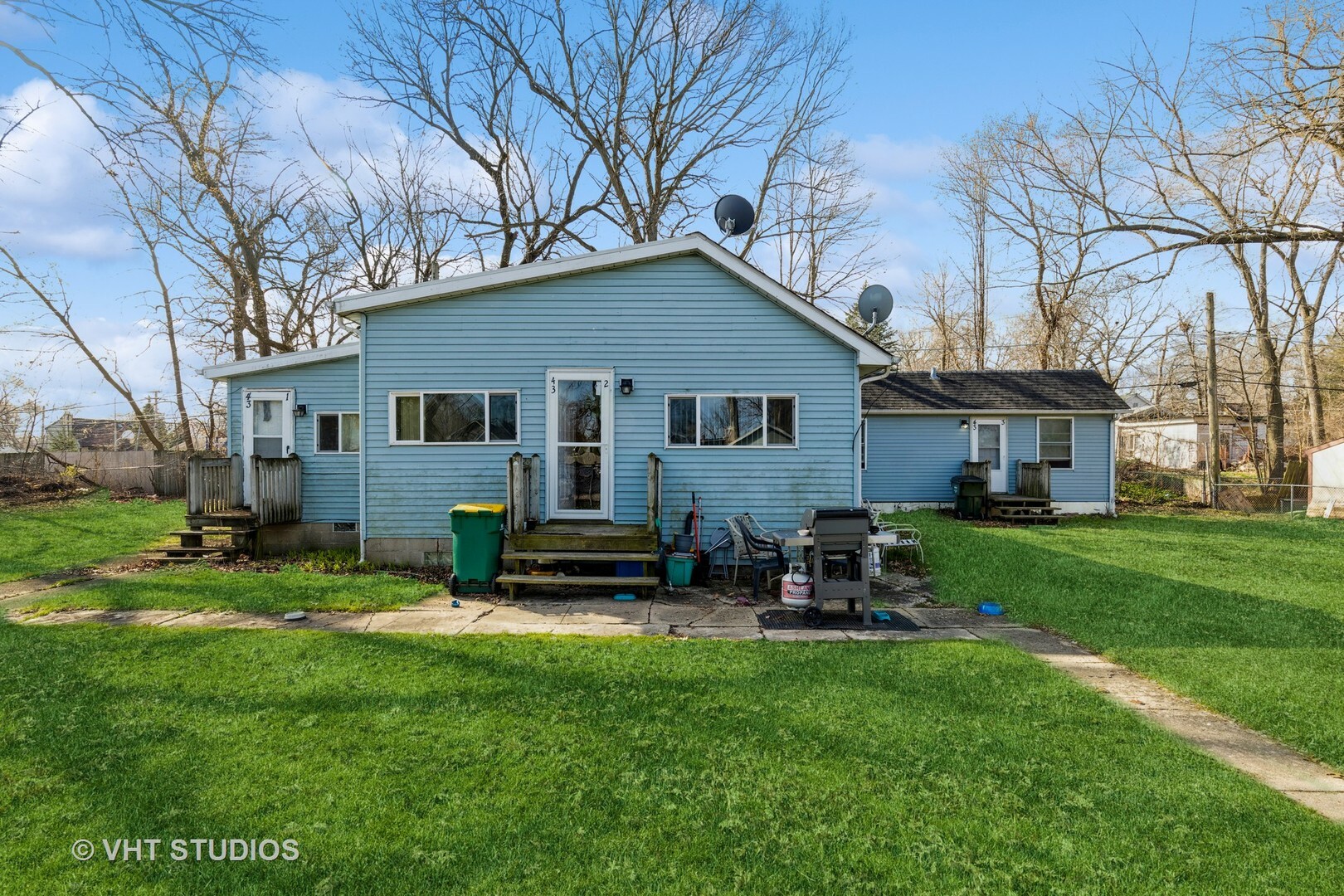 Property Photo: 43 Tremont Road IL 60020