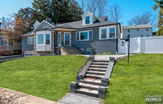 Property Photo:  53 Gilbert Place  NJ 07052 