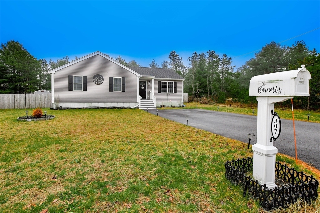 Property Photo:  307 Charge Pond Rd  MA 02571 