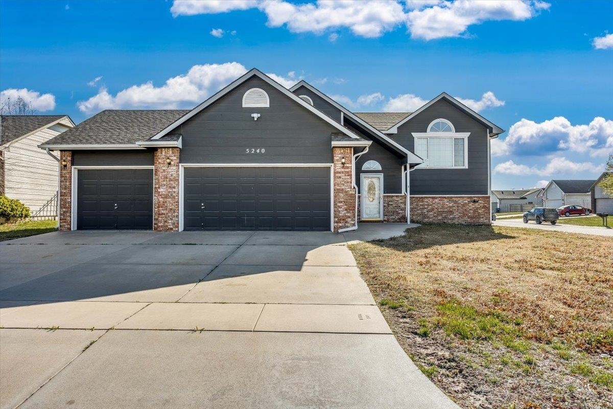 Property Photo:  5240 E Ashton Ct  KS 67220 