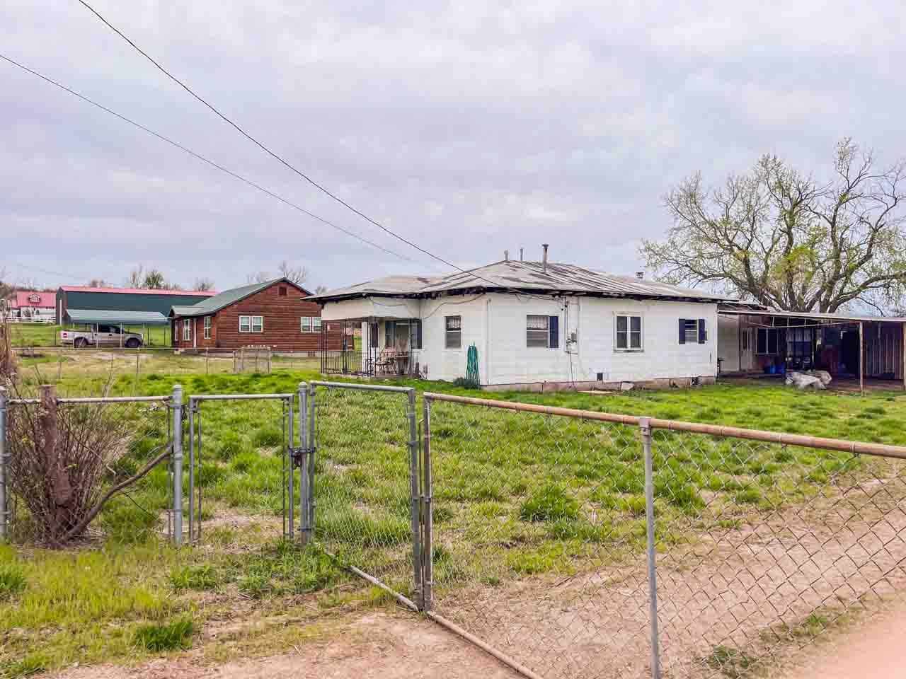 Property Photo:  2922 N Kings Highway  OK 74023 