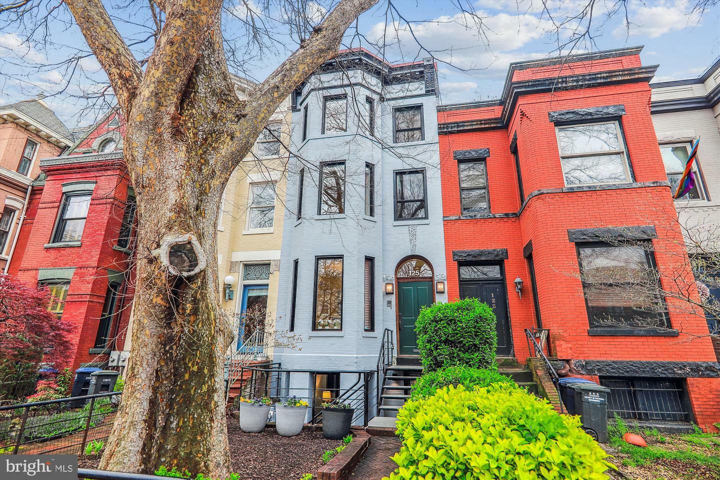 Property Photo:  125 12th Street NE  DC 20002 