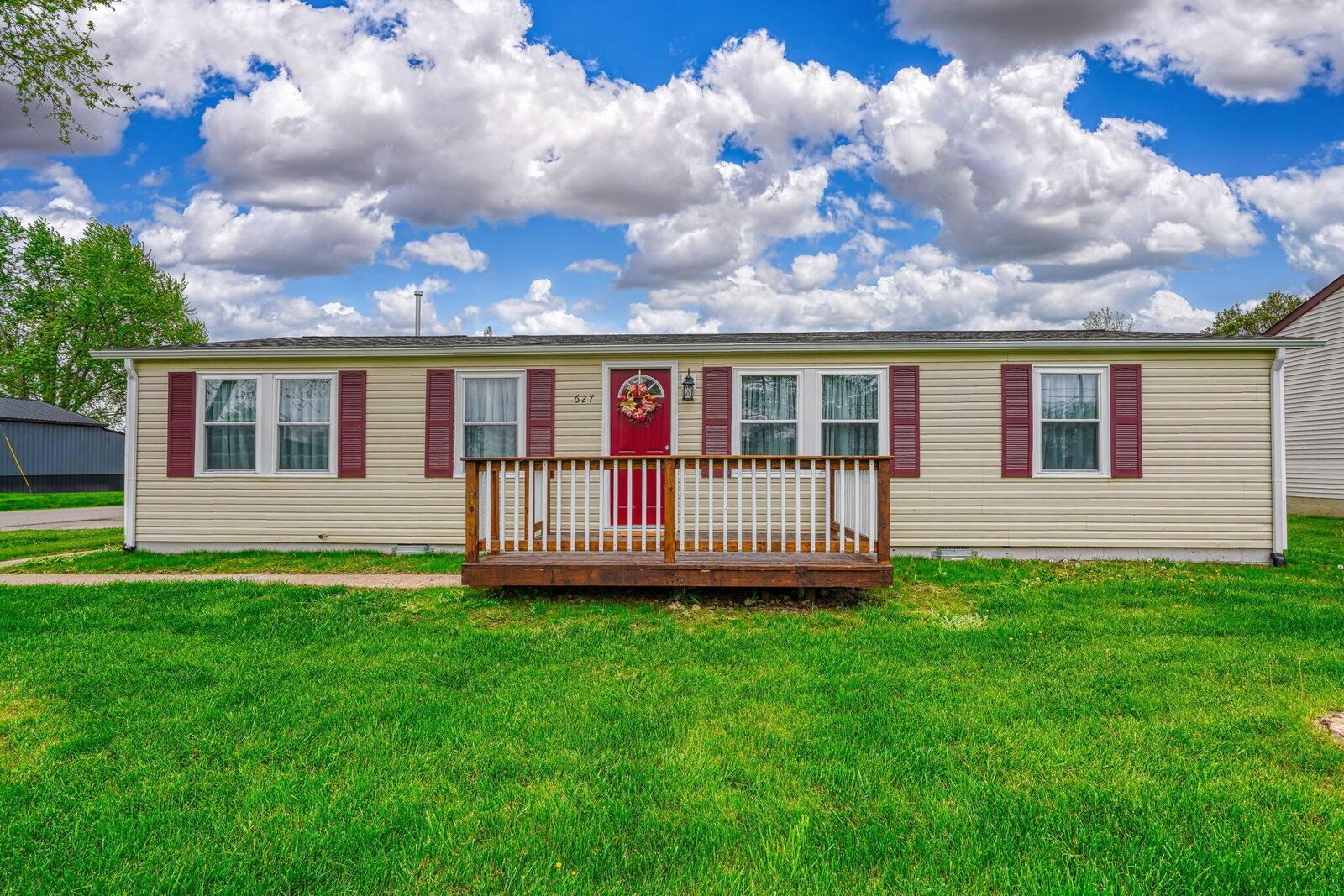 Property Photo: 627 S Water Street OH 43164