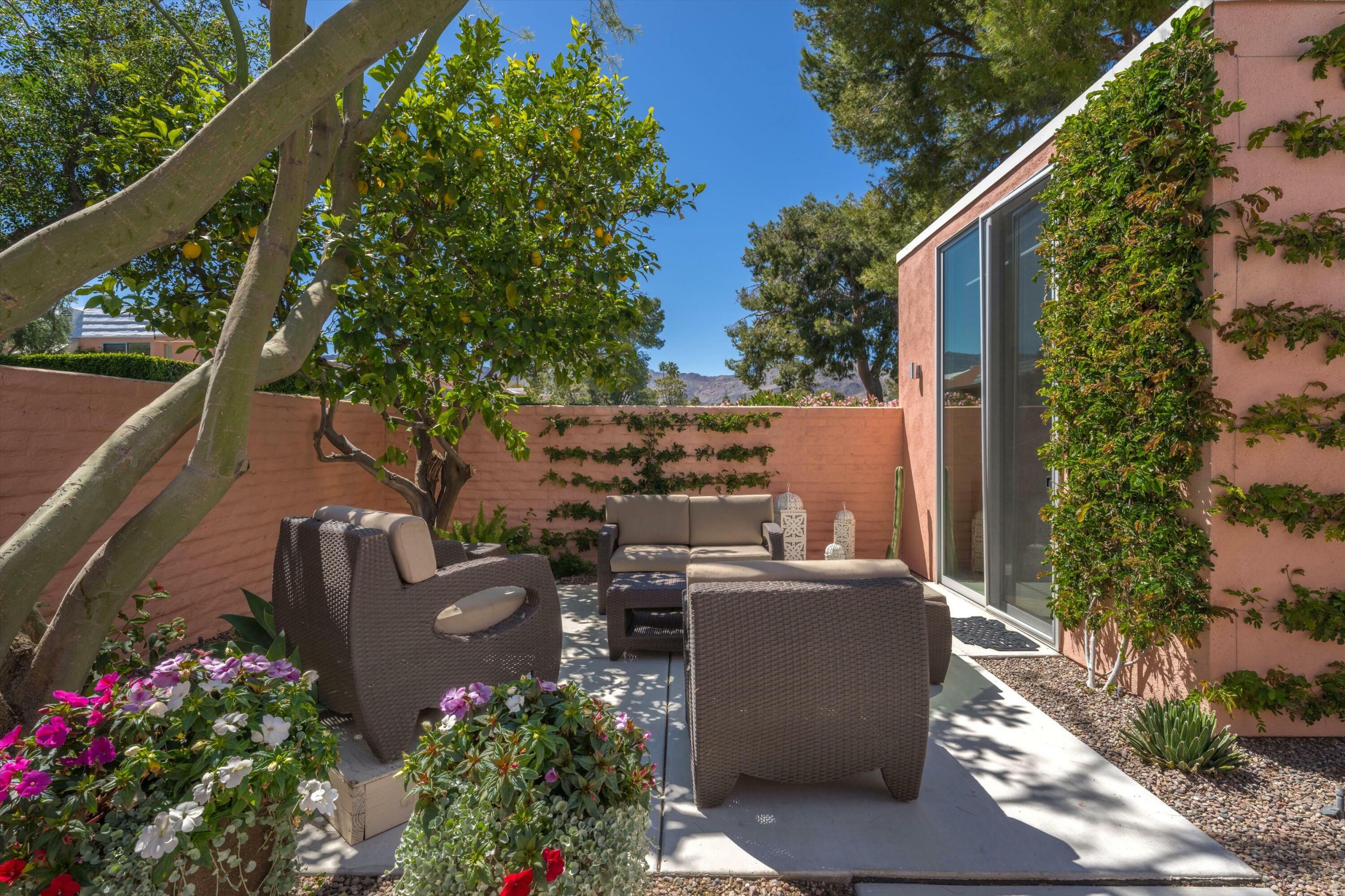 Property Photo:  47360 Jadida Avenue  CA 92260 