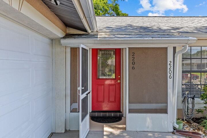 Property Photo:  2206 Cornell Drive  FL 33578 