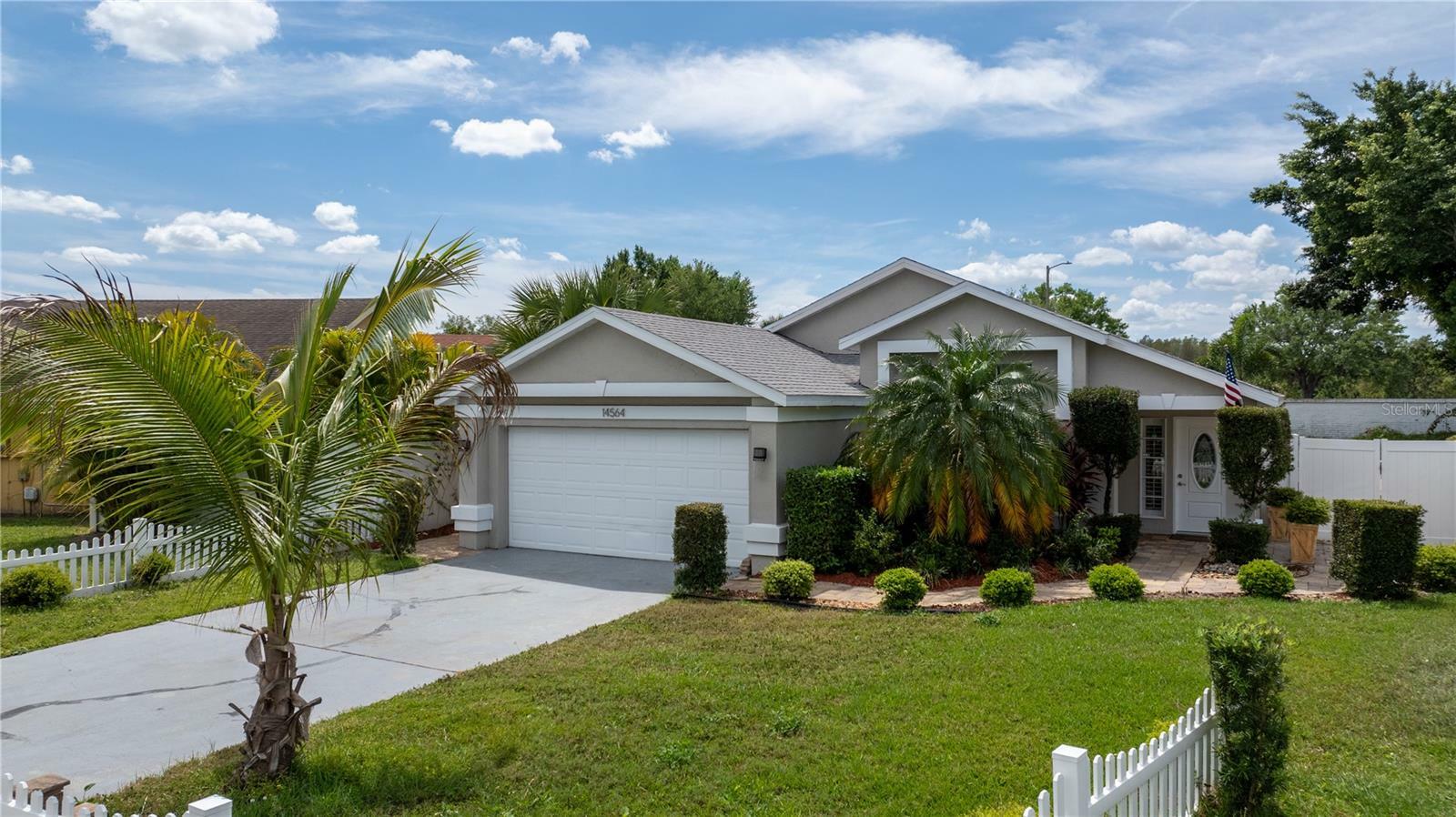 Property Photo:  14564 Huntingfield Drive  FL 32824 