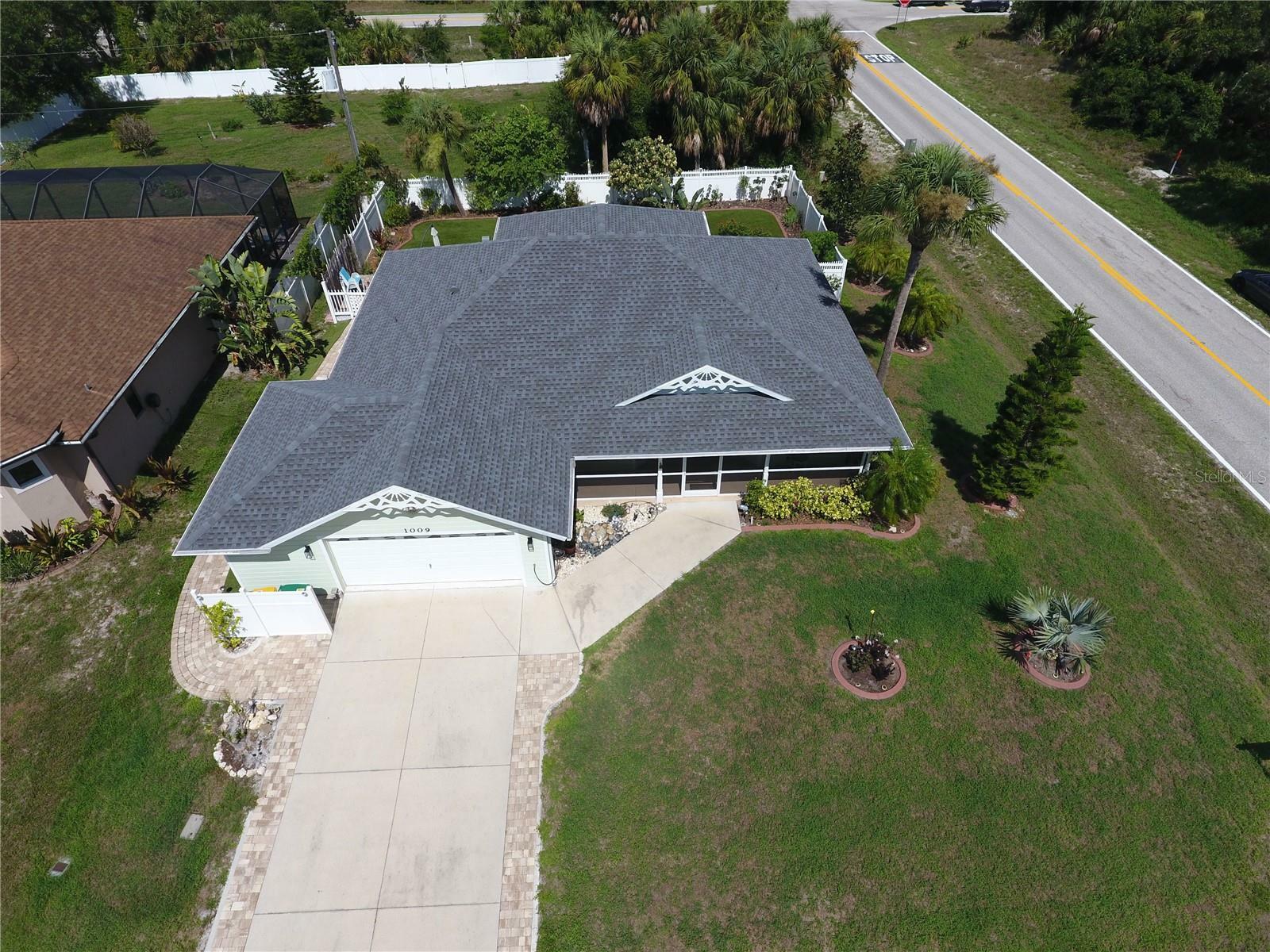 Property Photo:  1009 Cabot Street  FL 33953 