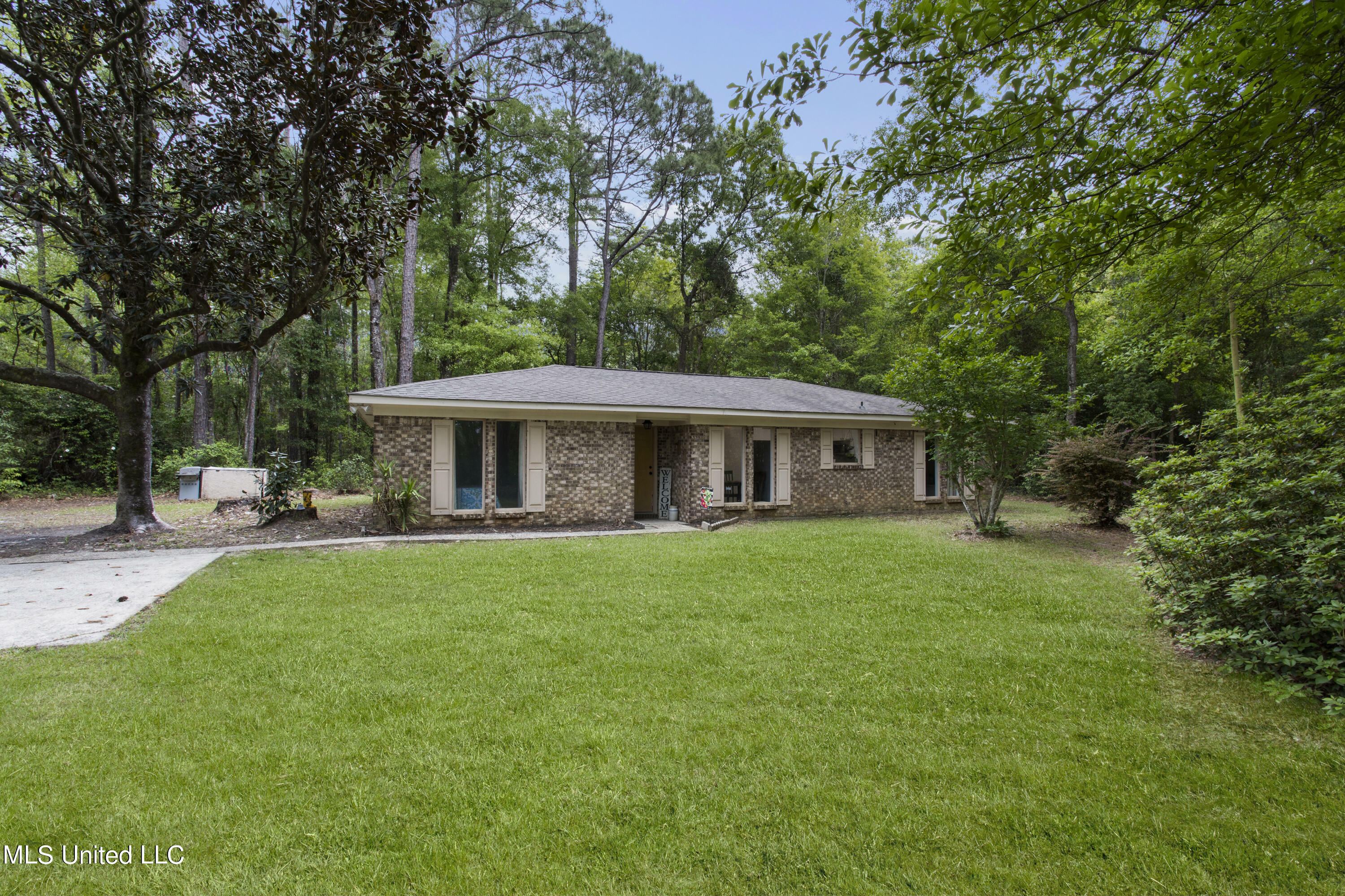 11912 Forest Crest Lane  Vancleave MS 39565 photo