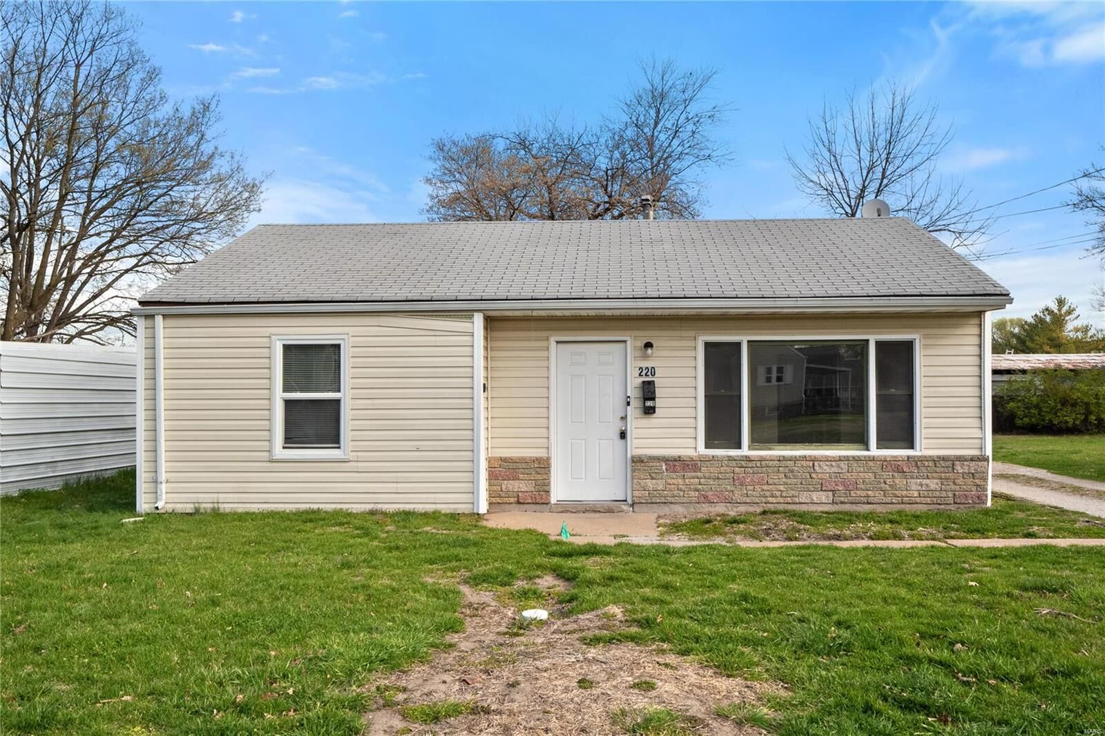 Property Photo: 220 Transit Street MO 63301