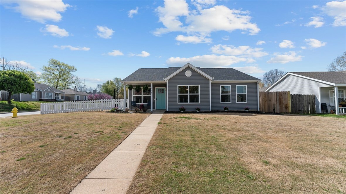 Property Photo: 216 SE 16th Street AR 72712