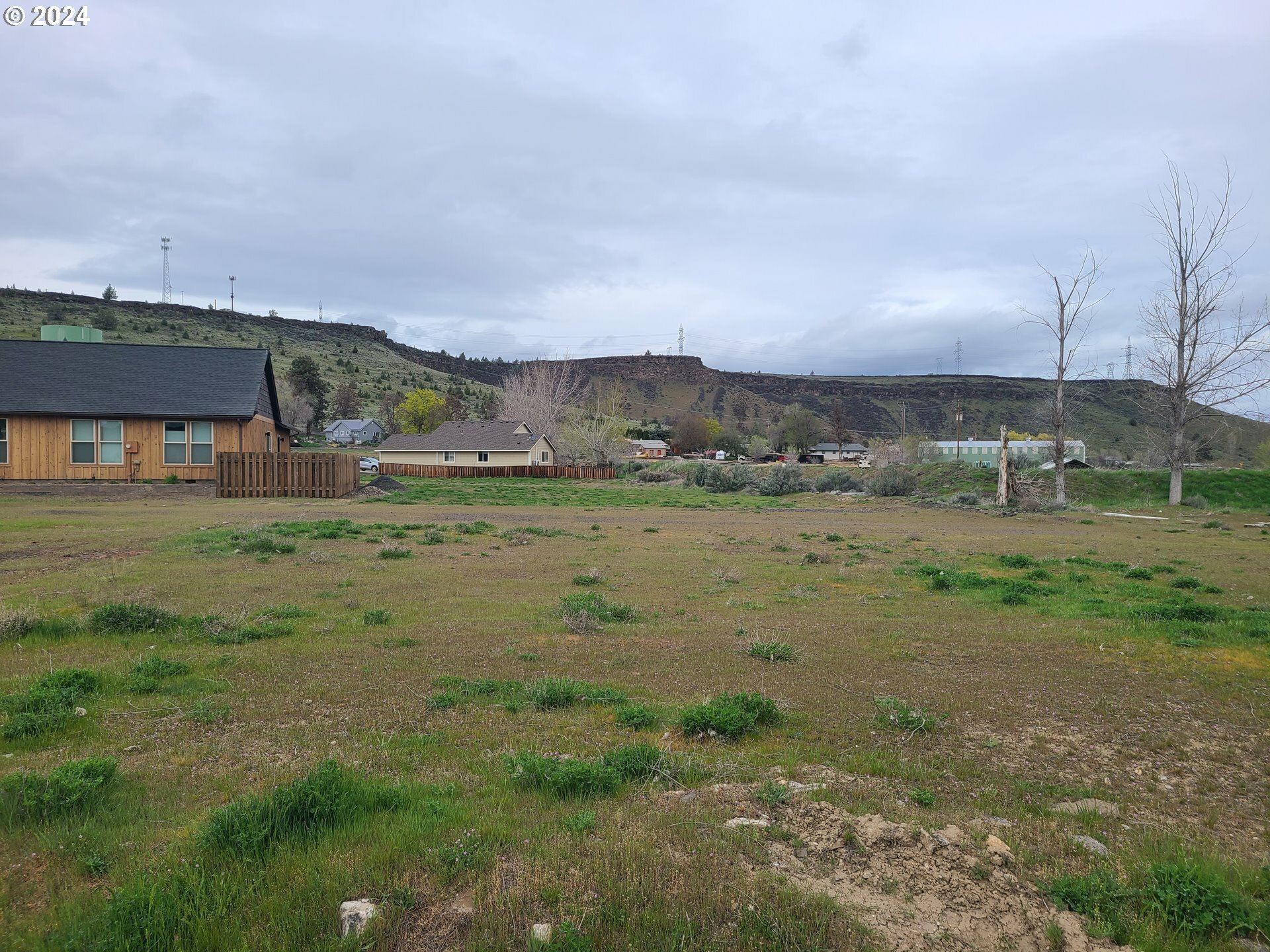 Property Photo:  1410 Fish Camp Rd  OR 97037 