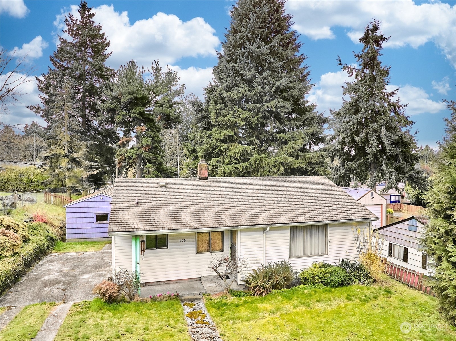 Property Photo:  629 SW 107th Street  WA 98146 