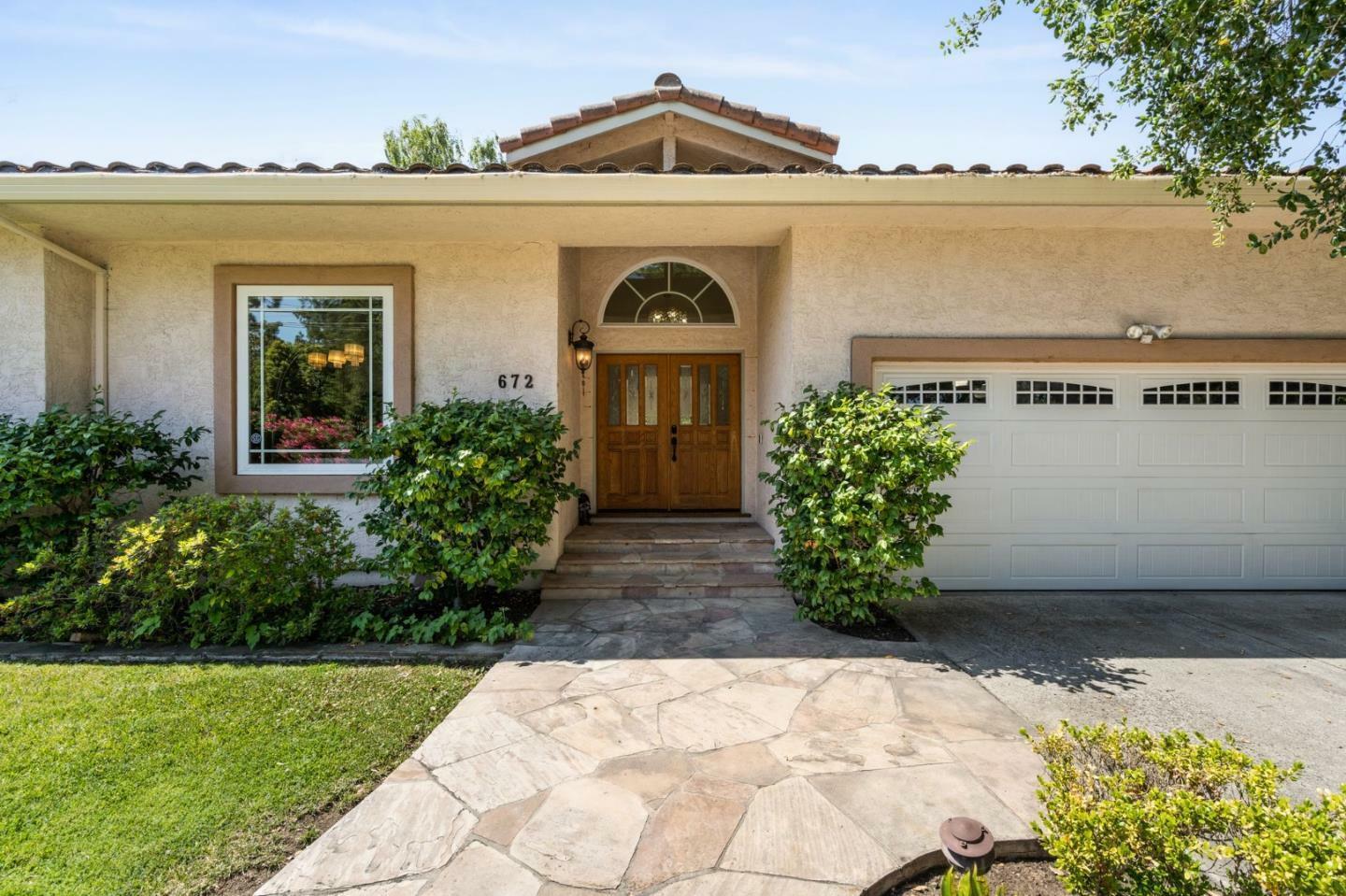 Property Photo:  672 Rosita Avenue  CA 94024 