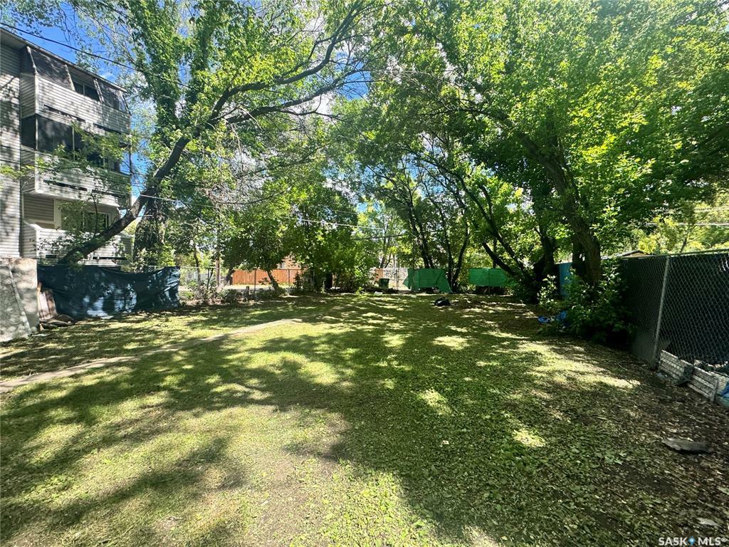 Property Photo:  112 O Avenue S  SK S7M 2R5 