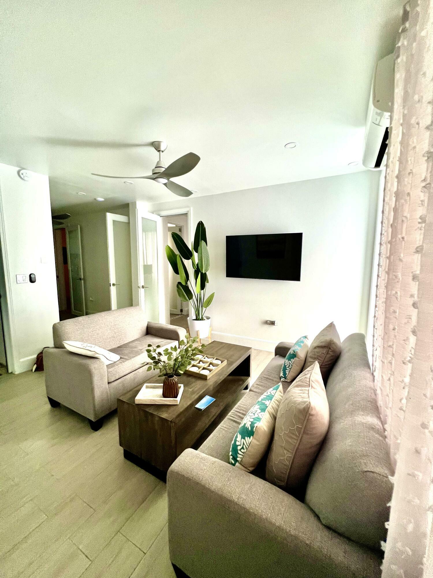 Property Photo:  31 Apt 1 King Street Ch  VI 00820 