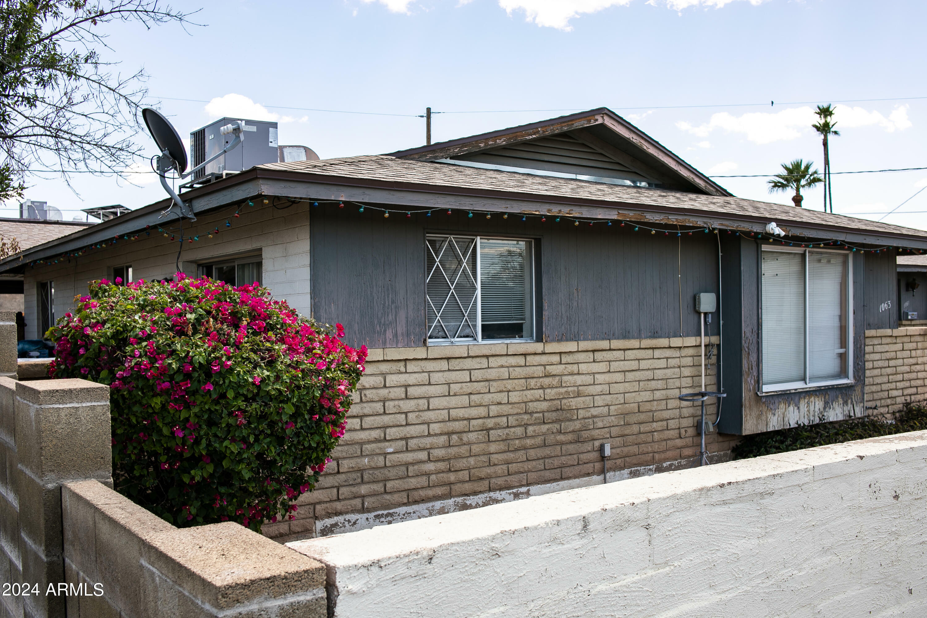 Property Photo:  1061-63 N July Circle  AZ 85203 