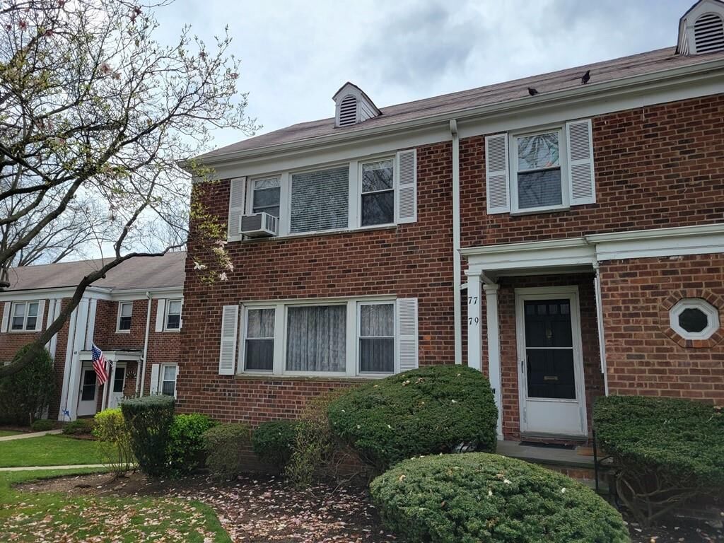 Property Photo: 79 Lawrence Park Crescent 79 NY 10708