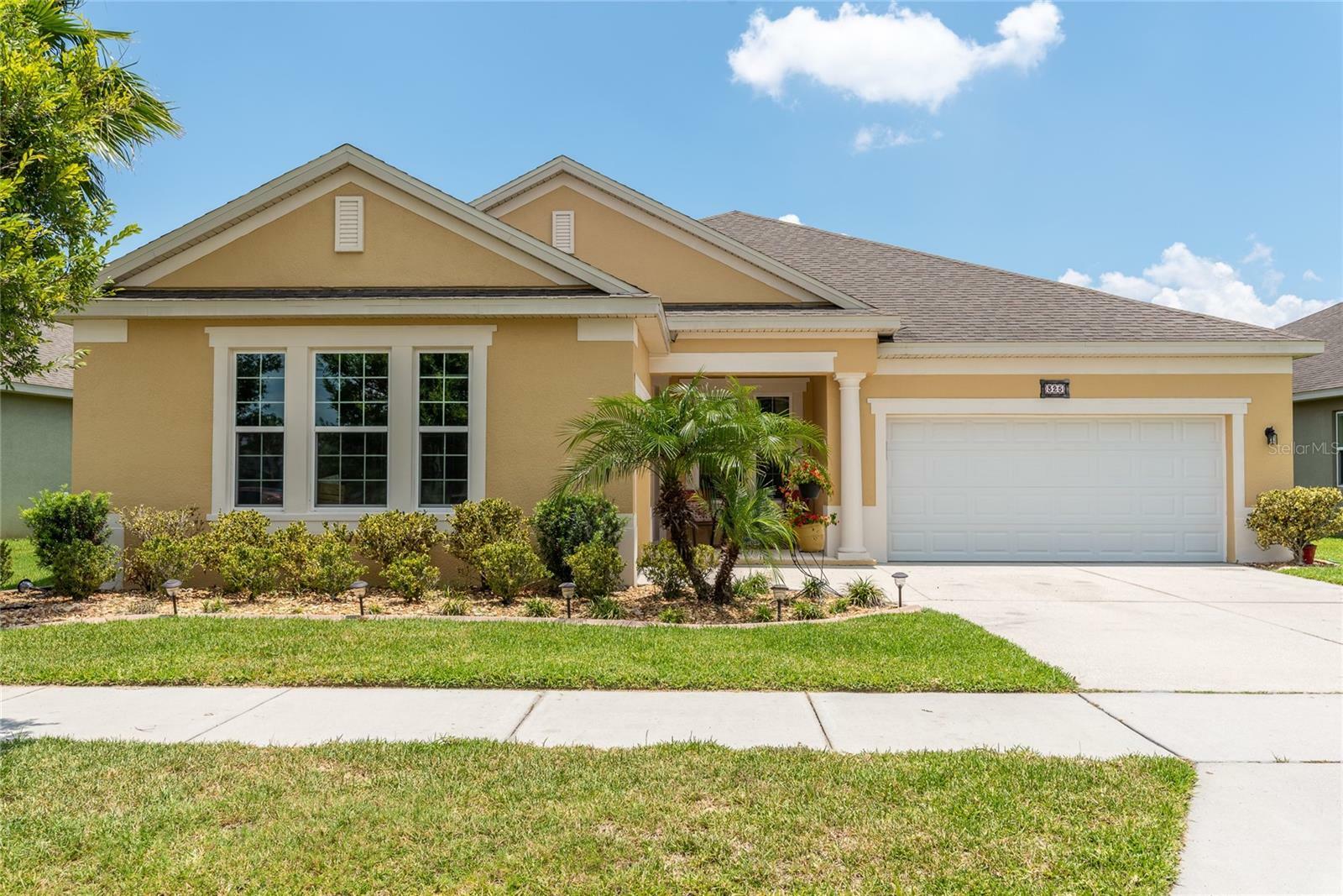 Property Photo:  325 Blue Cypress Drive  FL 34736 