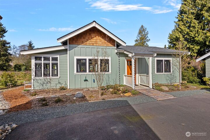 Property Photo:  107 B 6th Street  WA 98260 