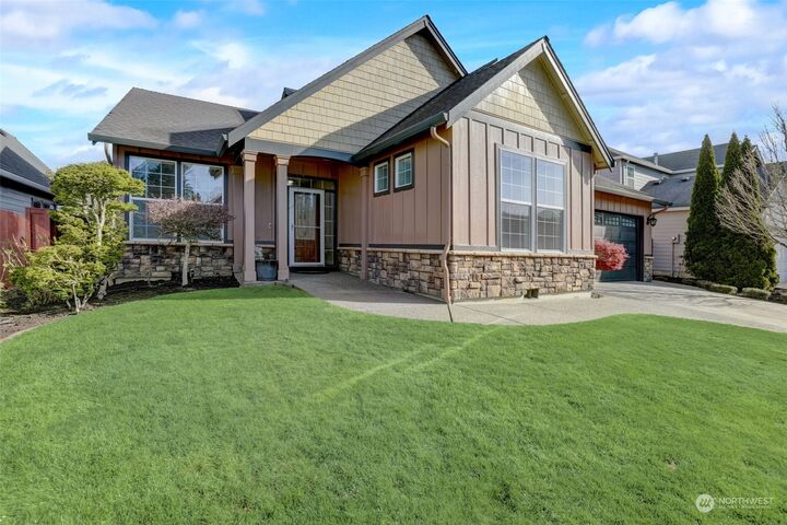 Property Photo:  806 NW 150th Street  WA 98685 