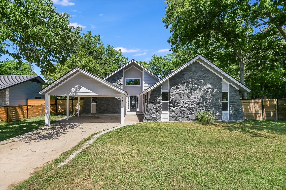 Property Photo:  910 Cedar Glen  TX 78745 