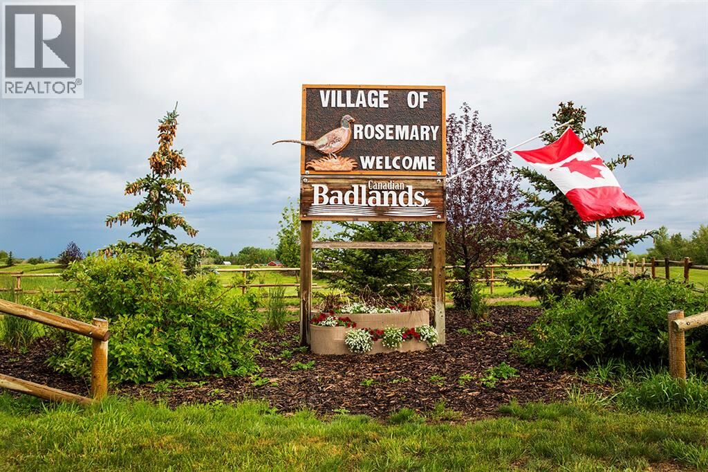 Property Photo: 622 Iris Street AB T0J 2W0