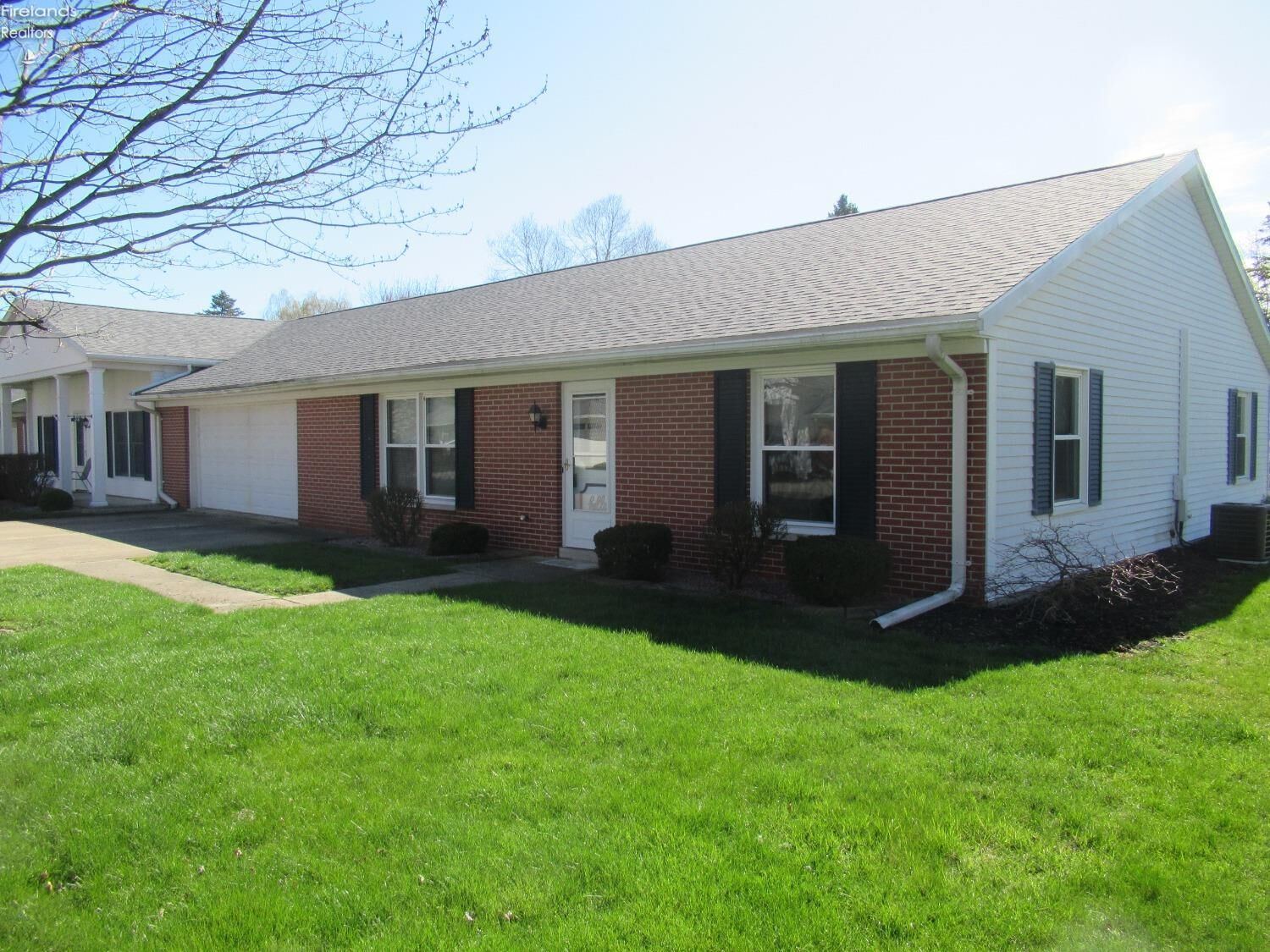 Property Photo: 21 Shaker Court OH 43420