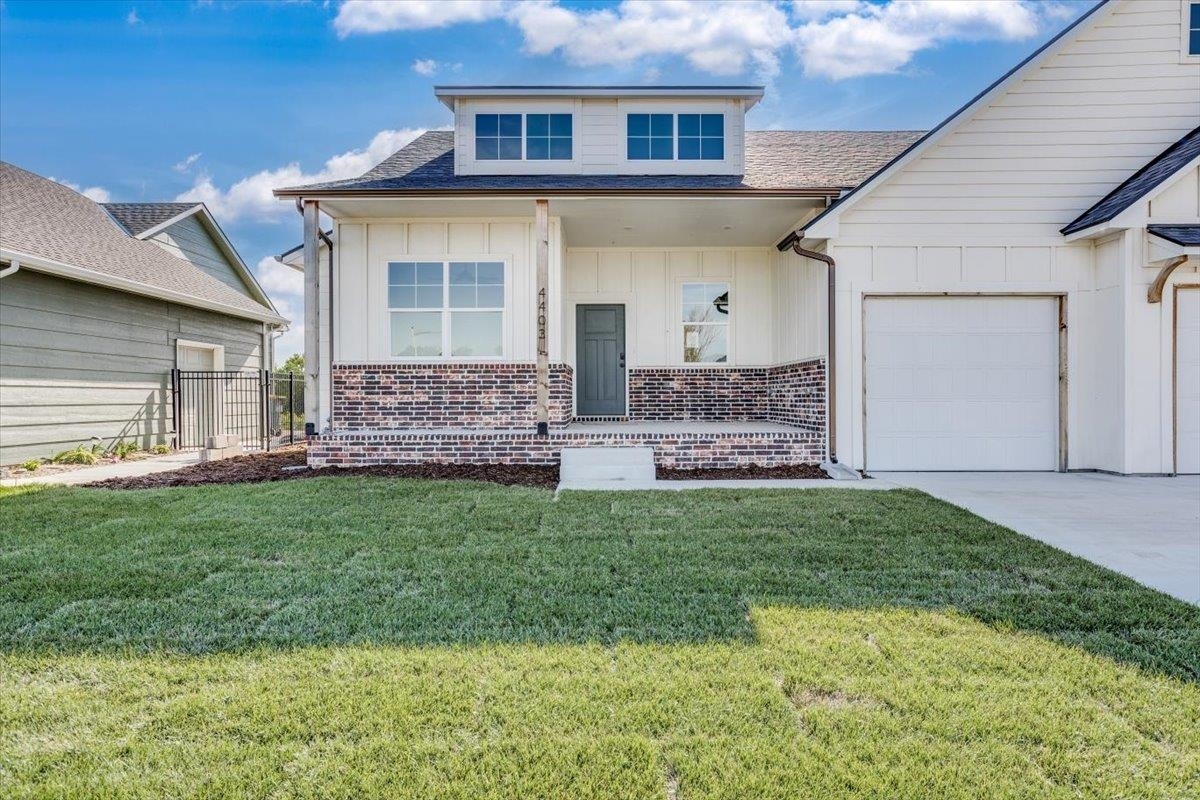 Property Photo:  4403 N Sunny Ln  KS 67205 