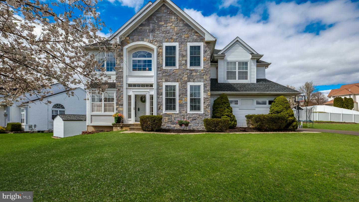 Property Photo:  1040 Hickory Ridge Drive  PA 18914 