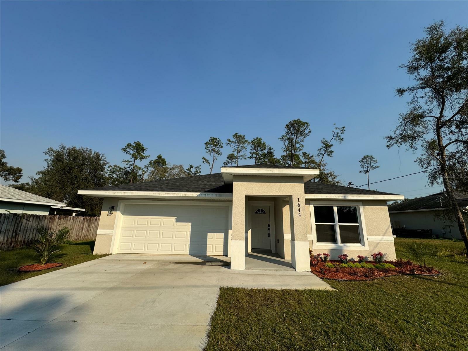 Property Photo:  1645 6th Avenue  FL 32724 