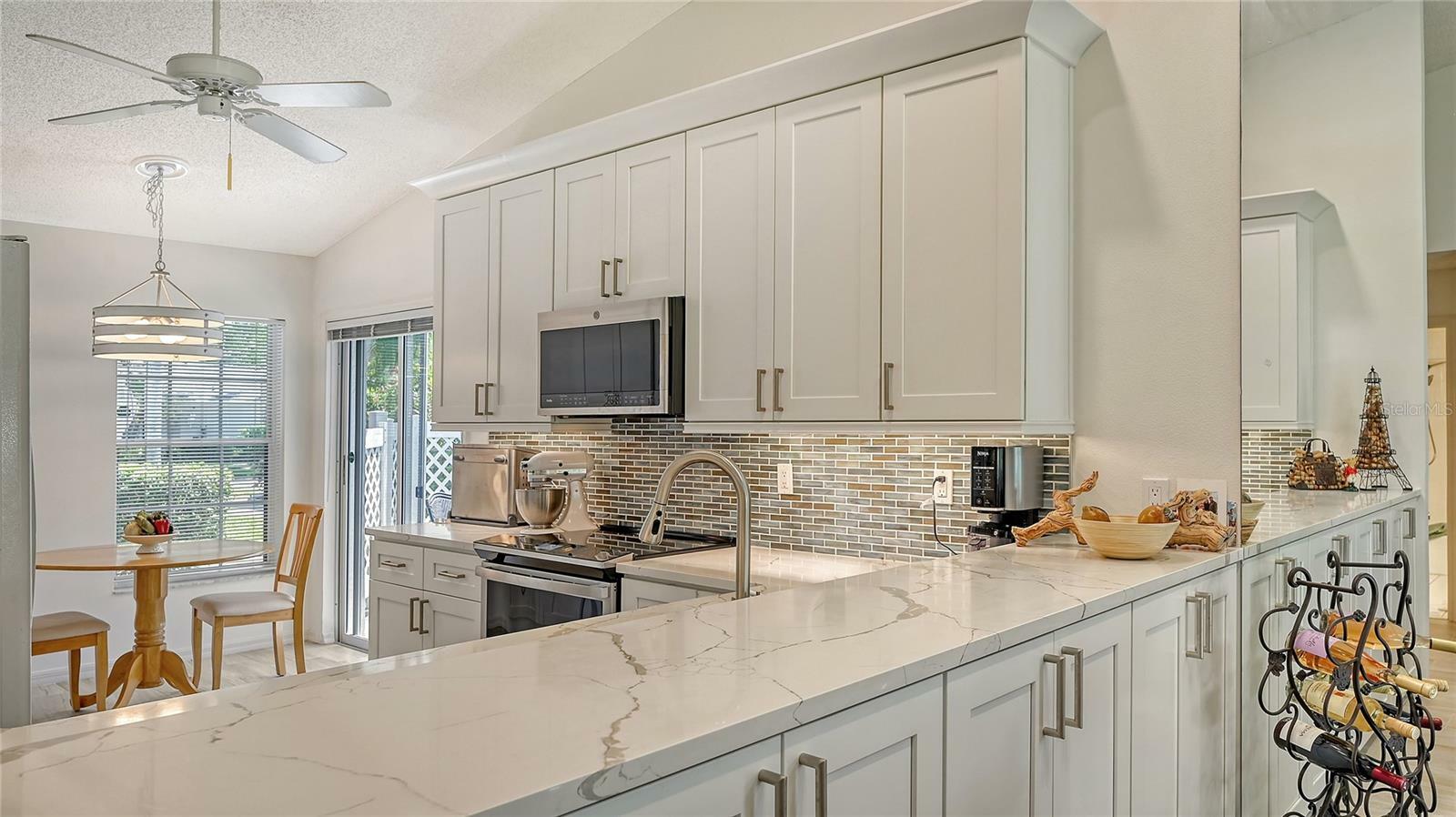 Property Photo: 7726 Palm Aire Lane FL 34243
