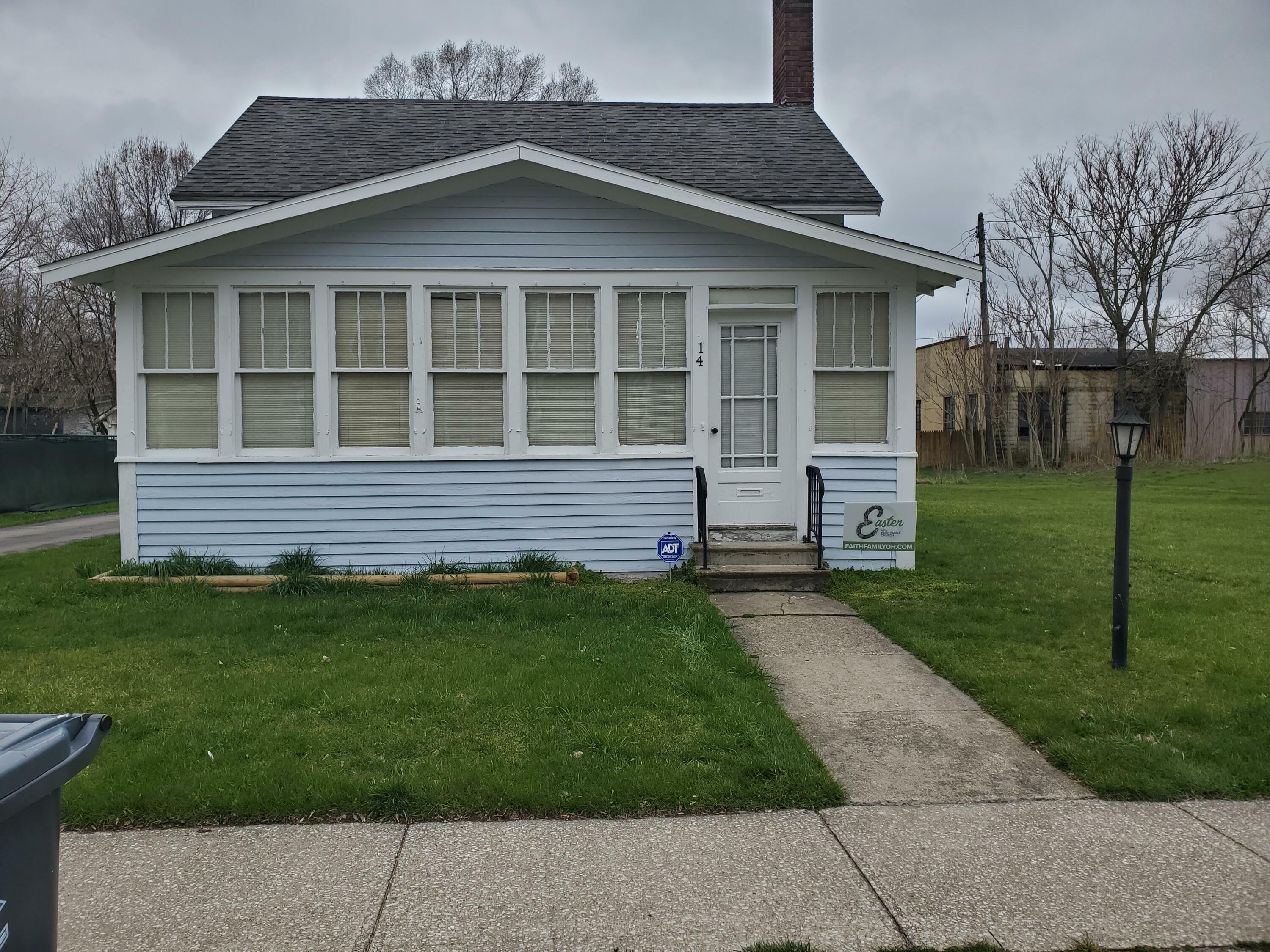 Property Photo:  14 Franklin Street  MI 49057 