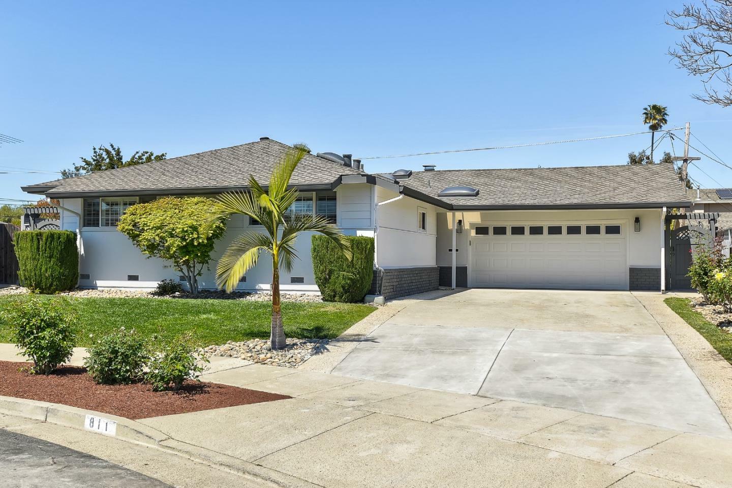 Property Photo:  811 Kirkaldy Court  CA 94087 