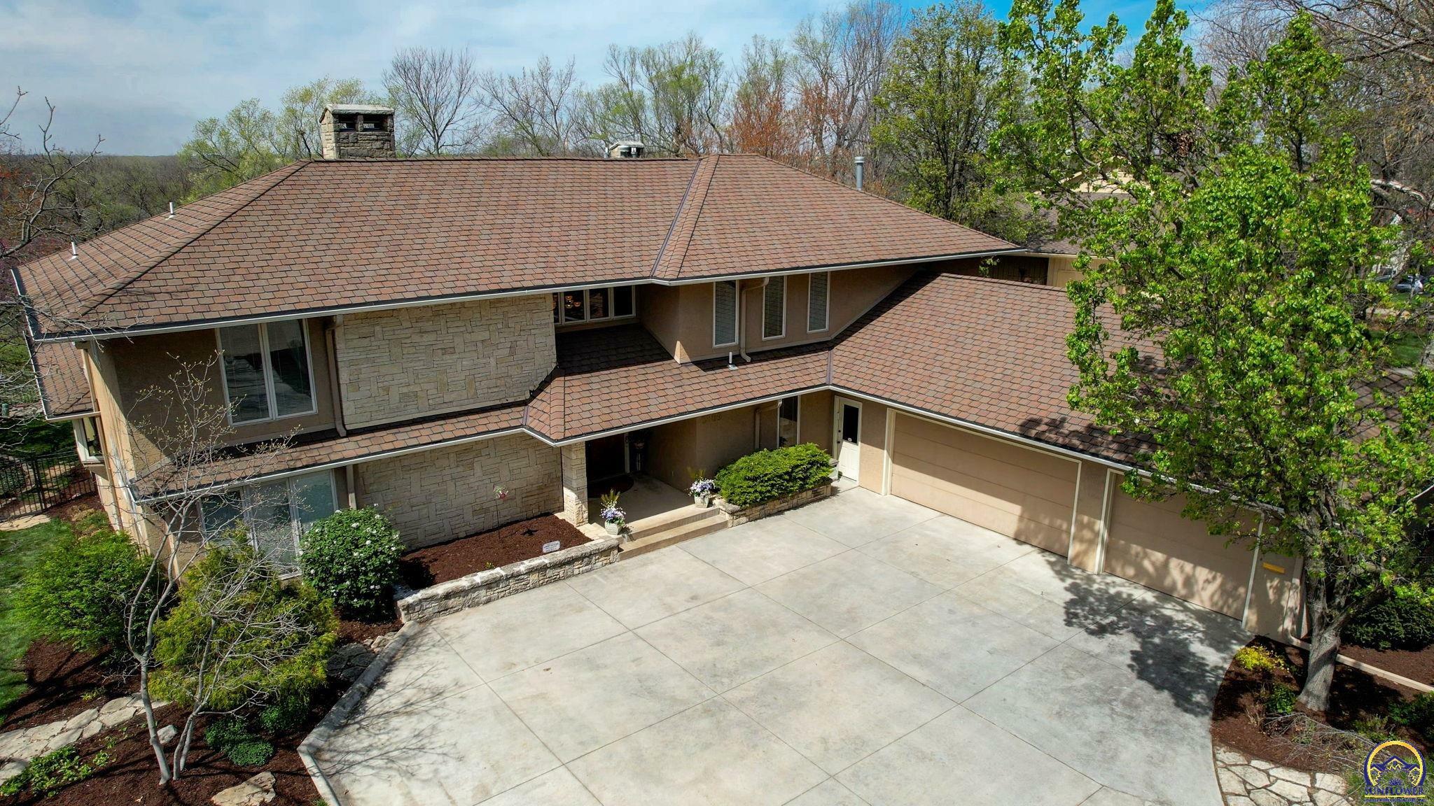 Property Photo:  2859 SW Macvicar Ave  KS 66611 