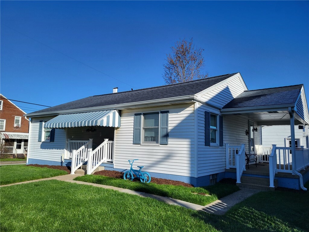 Property Photo:  131 Ave D  PA 15650 