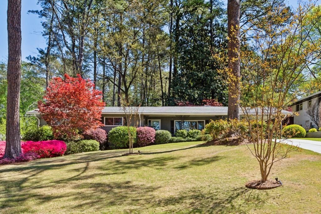 Property Photo: 1939 Forest Green Drive GA 30329