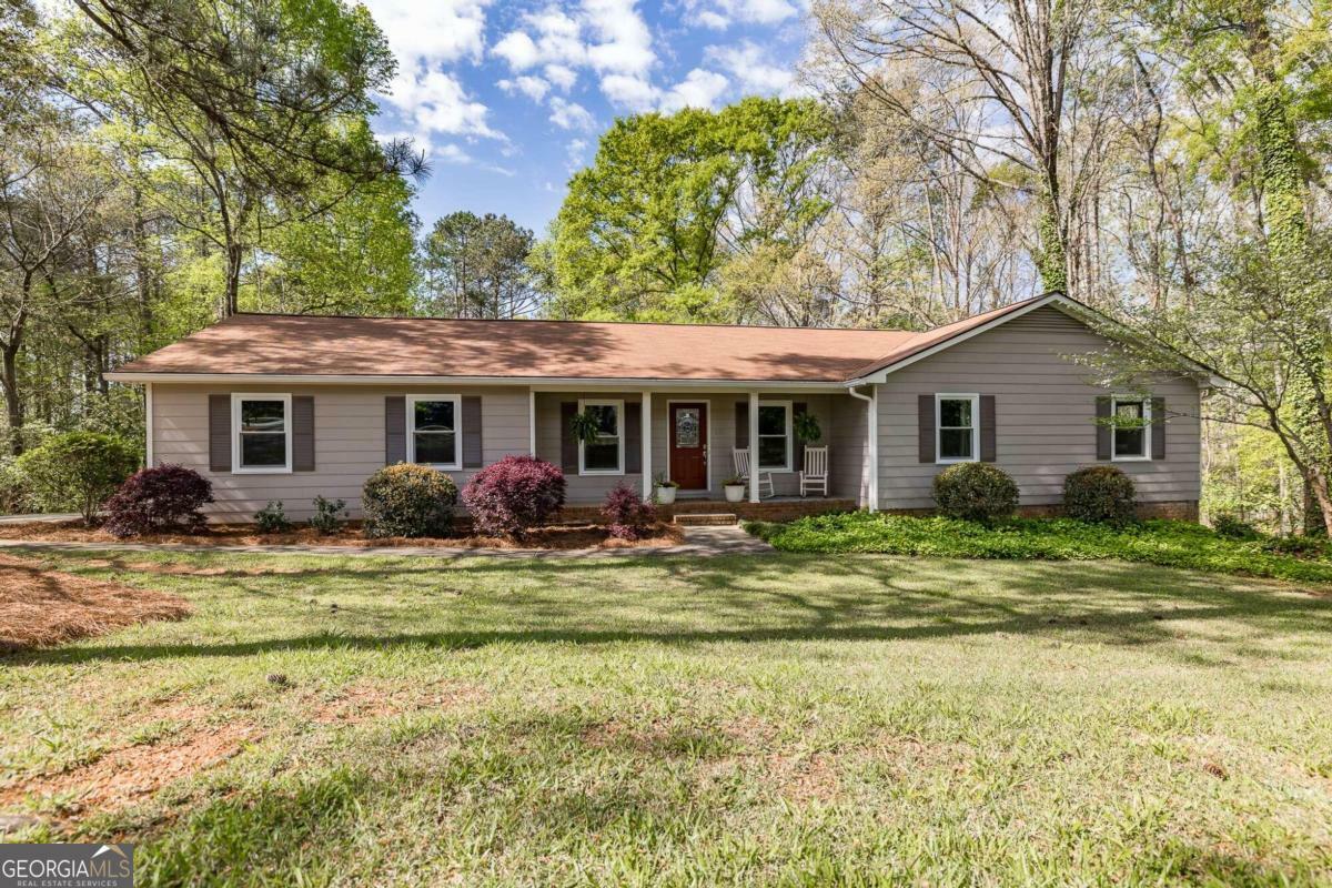 Property Photo:  231 Tawnyberry Drive  GA 30606 