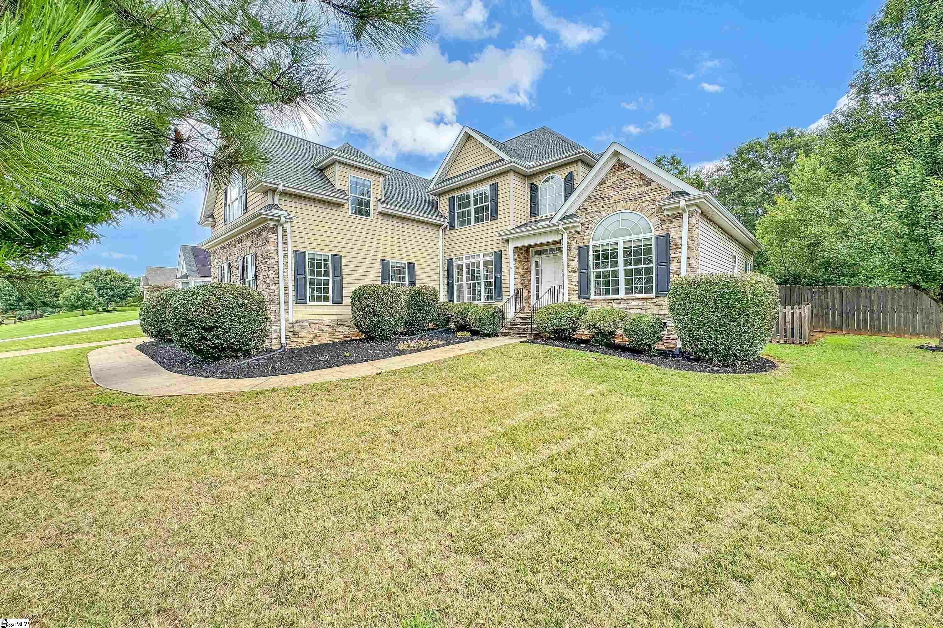 Property Photo:  19 Meadowglen Place  SC 29651 